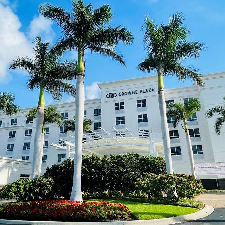 Hotel Crowne Plaza Ft Myers Gulf Coast By Ihg Fort Myers Exterior foto